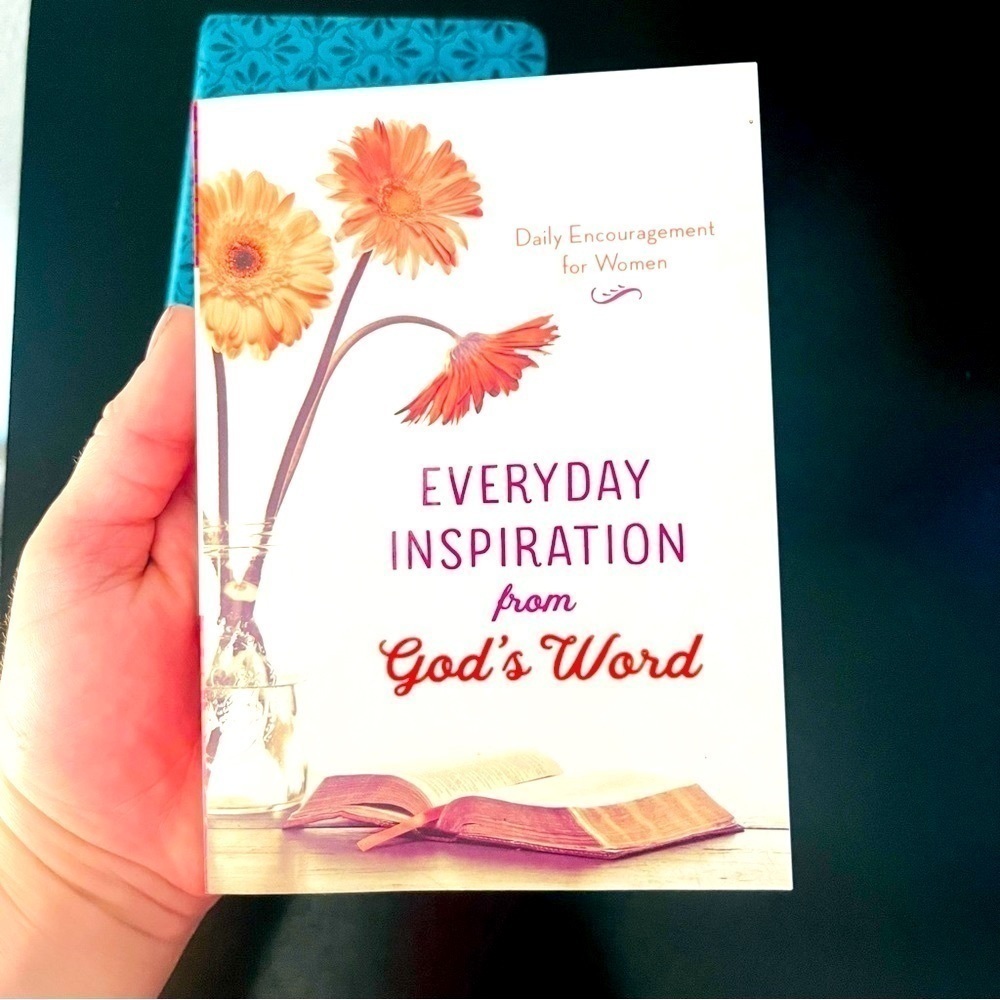 2 Inspirational Women’s Devotionals - Picture 6 of 9